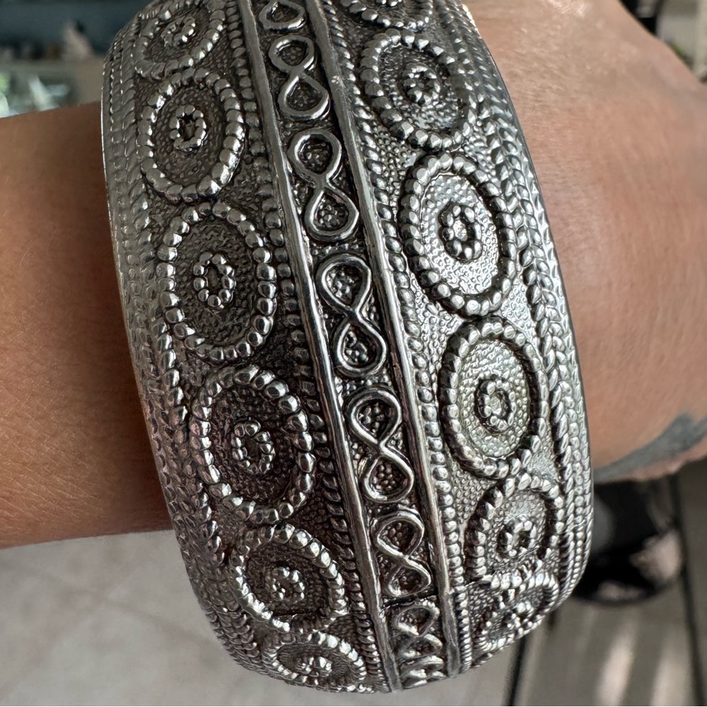 Elegant Silver Bracelet
